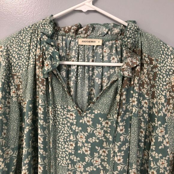 andthewhy green peasant flare belle sleeve patchwork ditzy floral top blouse - Picture 3 of 11